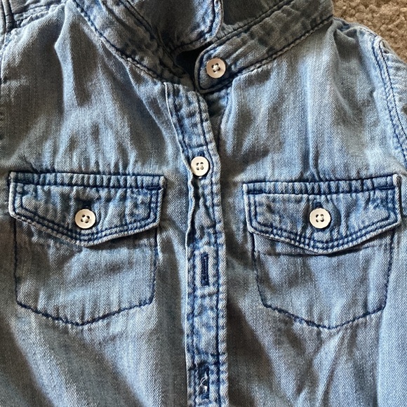 EUC Gap 3T soft denim shirt - Picture 5 of 6